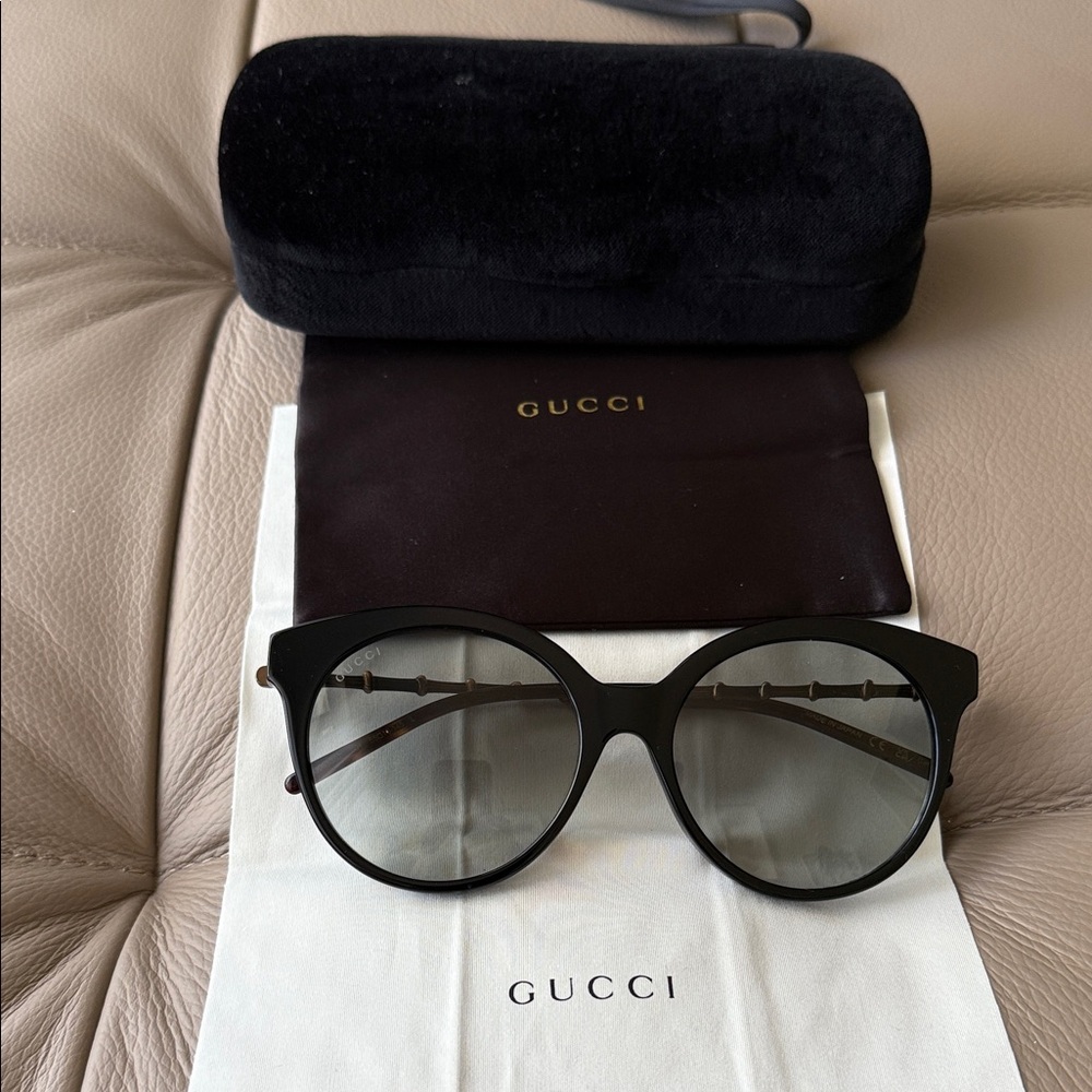 Gucci Women's Black Round oversized Sunglasses Authentic. New.